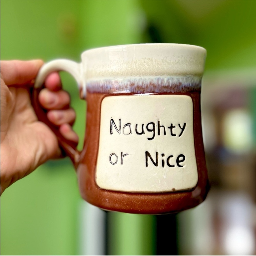 Vintage Pottery Country Christmas Festive Naughty or Nice Rustic Mug - Picture 5 of 5